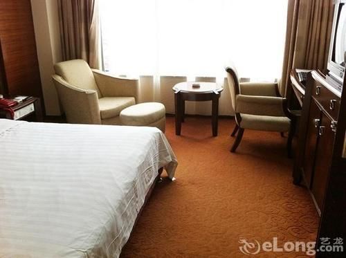 Jiujiang Futai 118 Hotel Rainbow المظهر الخارجي الصورة